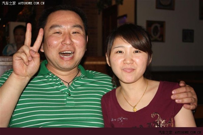 这是群主和她的女朋友,马上要结婚了,我们准备集体出车!