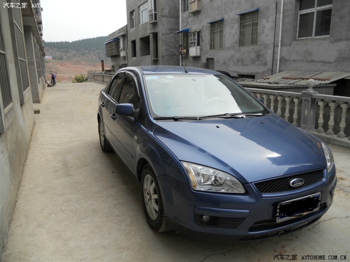 求三厢福克斯风尚蓝图片