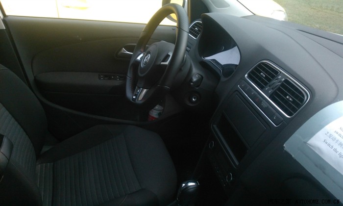 再整张内饰的,没啥区别吧!