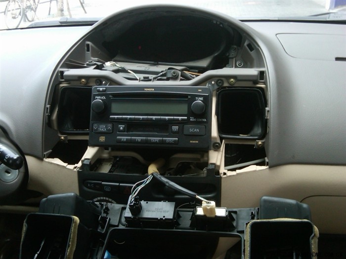 老款丰田威驰安装cd数码碟盒步骤