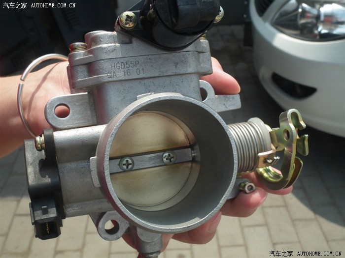 下面再看换后的"q"字头节气门.