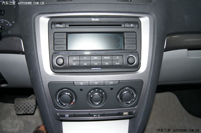 明锐没有dvd,也能有usb!