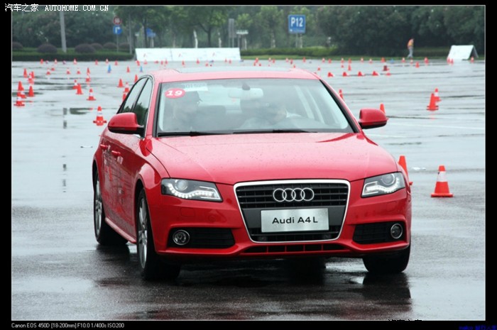 红色的偶最喜欢,偶问奥迪拿过一台红的3.2,最高路试280时速