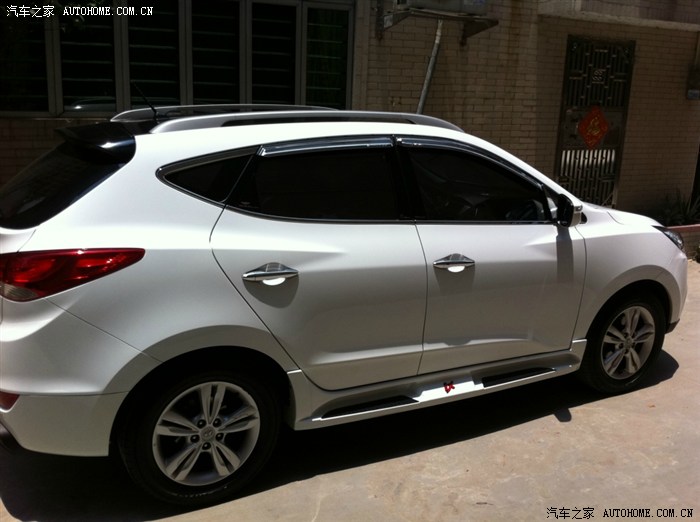 白色ix35车身改装