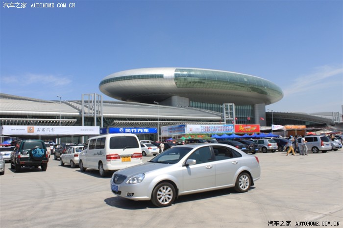 乌鲁木齐红光山车展的那些车车和车模们多图