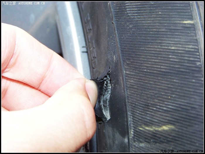 邓禄普轮胎压到了马路牙子漏线了,能补吗?