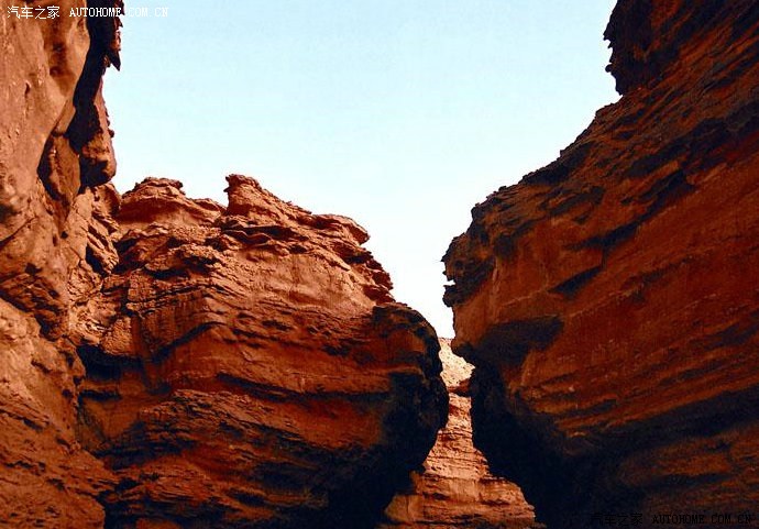 人根峰母门洞纵情山水之敖伦布拉格峡谷