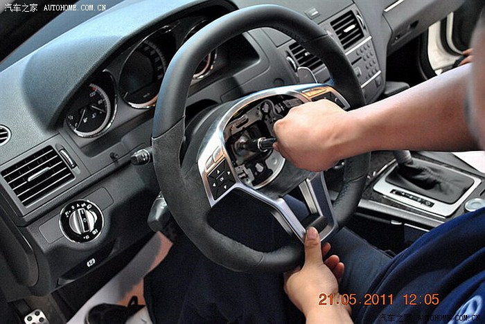 有没有高人指点怎样拆新c的方向盘_奔驰c级论坛_汽车之家论坛