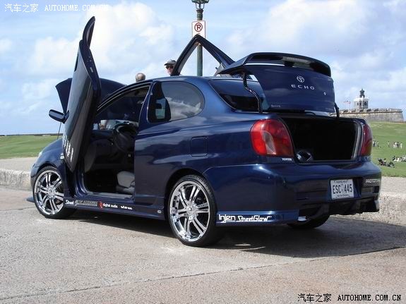 过年了发个北美威乐改装车剪刀门加大包围