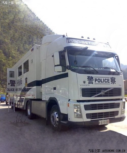 难得一见各种超强警车 见过这么霸气的吗?