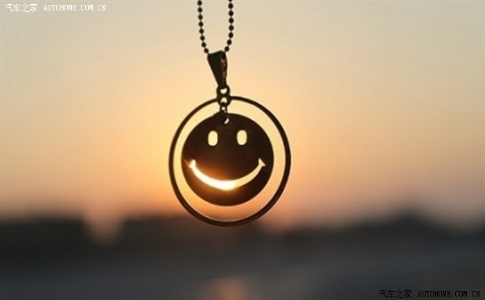 人生就是你笑笑别人,然后别人再笑笑你!大家多笑笑!