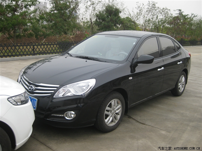 起亚福瑞迪vs现代悦动(同门之间的对比)