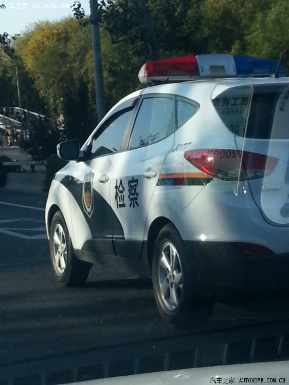 【图】检察院也喜欢ix35呀 周一在三元桥上看到的警车_北京现代ix35