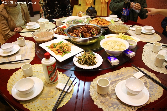 欢迎各位看贴顶贴的同学到贵州旅游,贵州茅台酒喝出健康来喔,不过