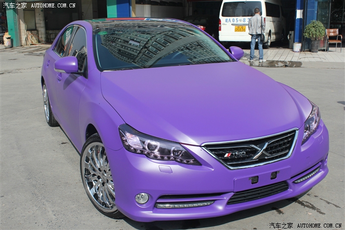 锐志风骚亚光紫全车贴膜作业