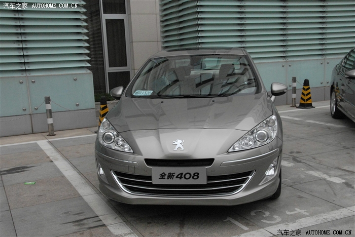 铂金灰,这就我们的试驾车.