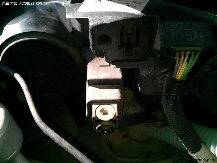 【图】看图教你换408灯泡!_标致408论坛_汽车之家论坛