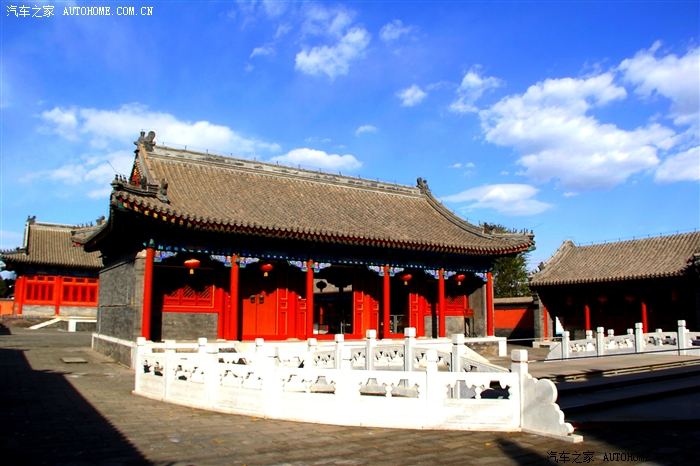 通州[三教寺].[内.燃灯塔]位于通州北苑地铁站东两公里.