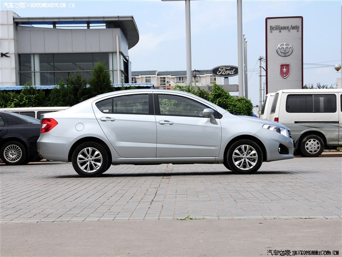 中华h2301.5amt天窗版的有没有车?