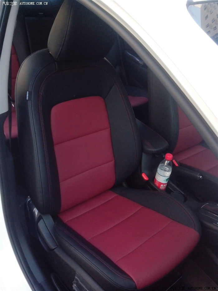 起亚k3透明白16l自动premium黑红内饰提车作业