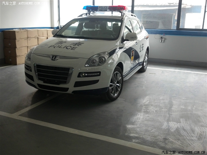 帅气的纳智捷大7警车