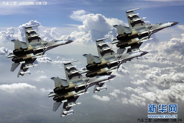 中国空军大批量公布战机飞行图片角度奇特