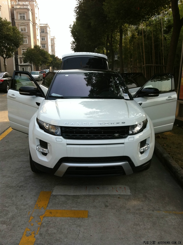 提车咯白色黑顶