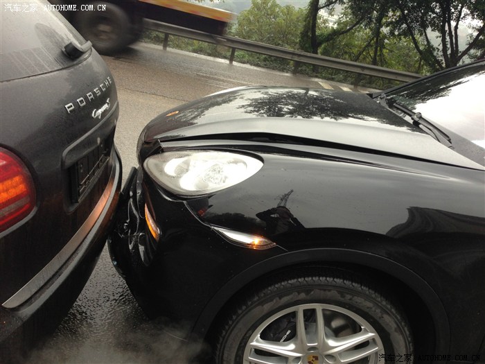 转卡宴论坛提车当日追尾朋友的新车冬天行车注意安全