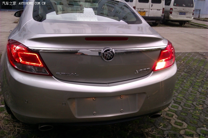 新君威车尾灯的问题请教