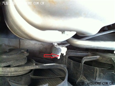 问题已经解决,是水箱放水螺栓橡胶圈老化,已经更换新的