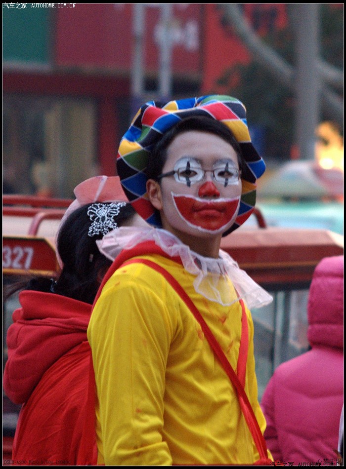 祝车友们圣诞快乐献上一组新拍的街头小丑大家一乐哈