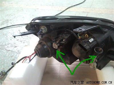 如何调节汽车大灯的近光灯