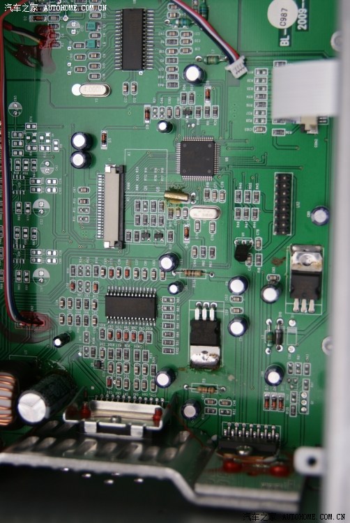 3手豪 cd换完了tda7850之后声音小需要短接那四个电阻?