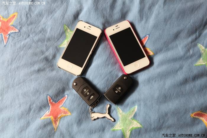 两口的手机 钥匙  同样的白色iphone4 新马三