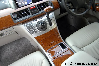 国产艾力绅与日本版的区别 简配必须的