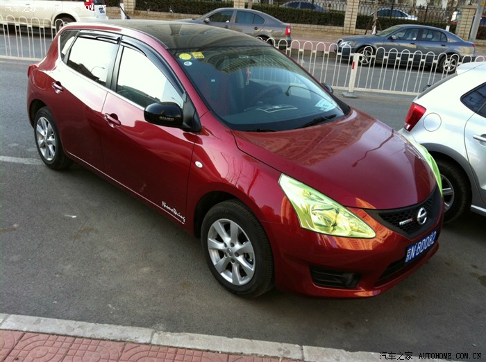 有红车改黑顶的朋友么?碳纤维和膜都可以,发个图看看