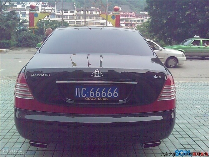 自贡第二辆迈巴赫62s,川c66666的兄弟诞生