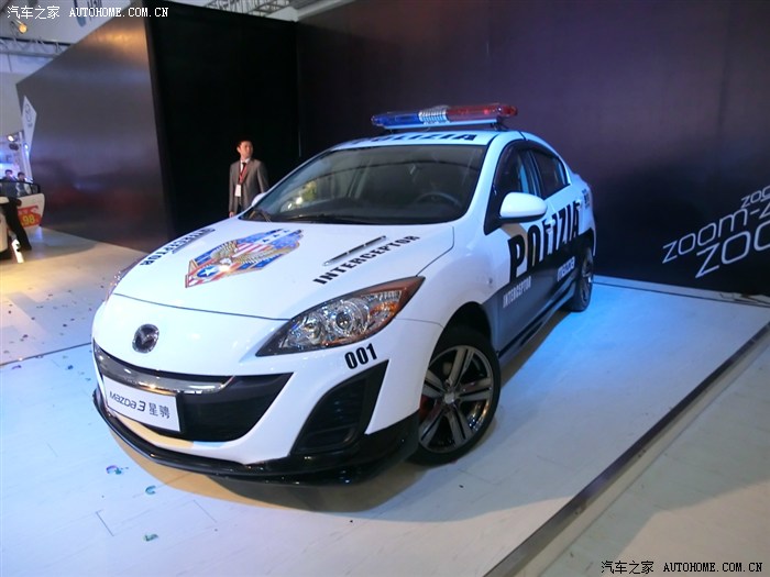 老美的警车版,呵呵,这样改装很酷哦.