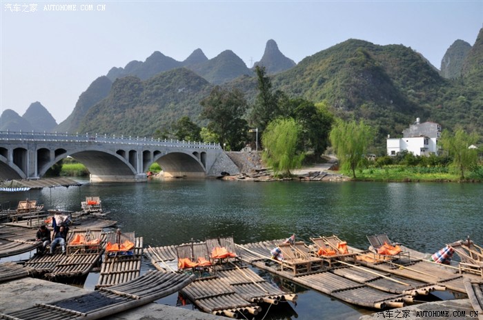 阳朔(二)——遇龙河        没有选择传统漂流路线,驱车至金龙桥码头