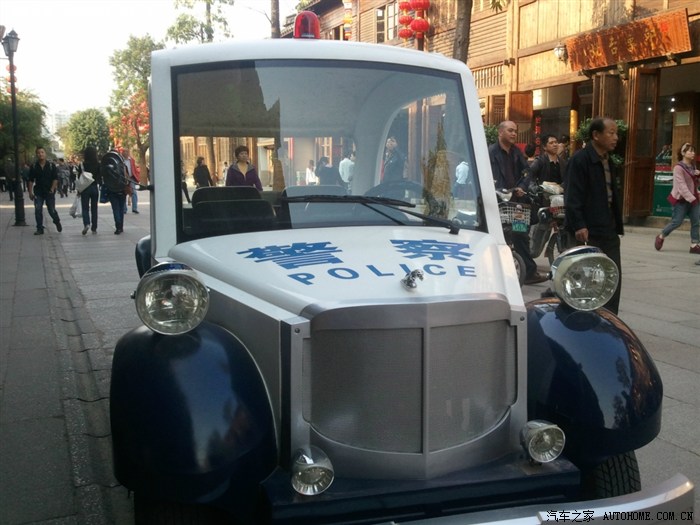 漂亮环保的捷豹牌警车