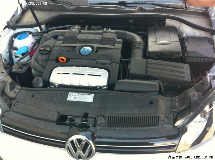 4t 机械和涡轮双增压,dsg变速箱,换挡没有段挫感,虽然俺不是专业,但