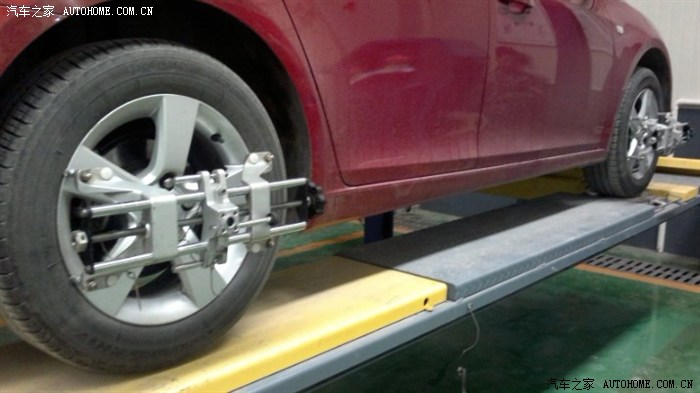 三保外加四轮定位 动平衡作业