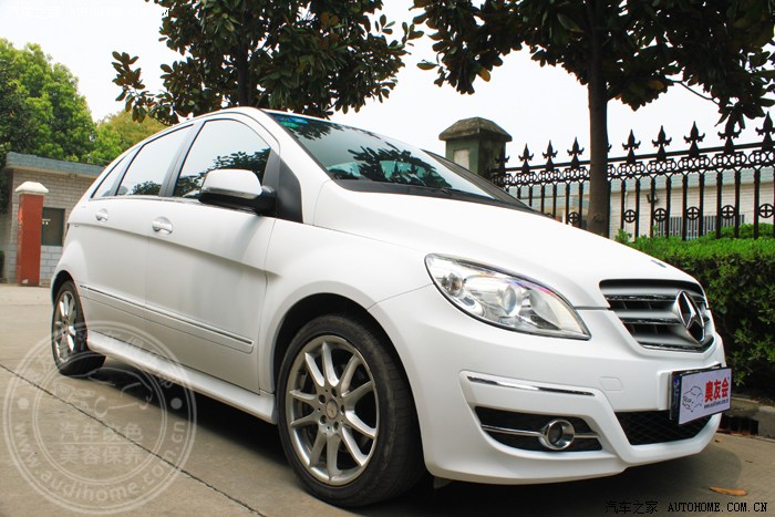 奥友会汽车改色奔驰b200磨砂白改色贴膜作业多图