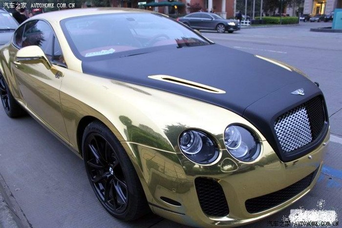 南宁网友街上拍到的----黄金宾利