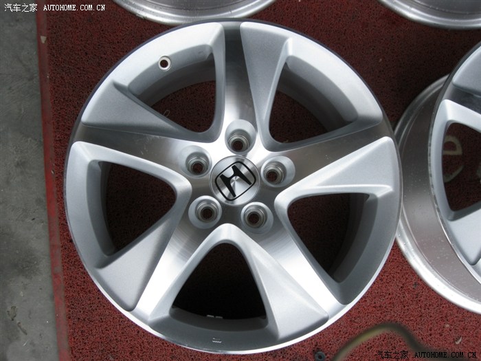 出本田思铂锐轮毂一套,9.9成新