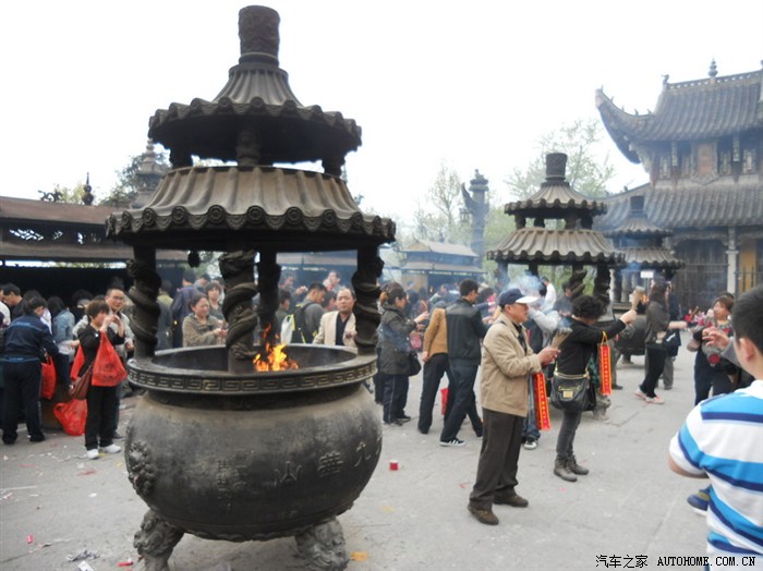 九华山烧香拜佛