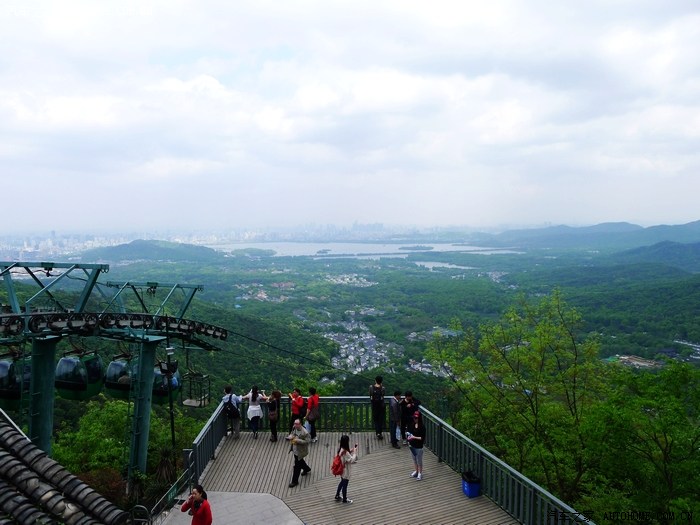 老和山上看西湖