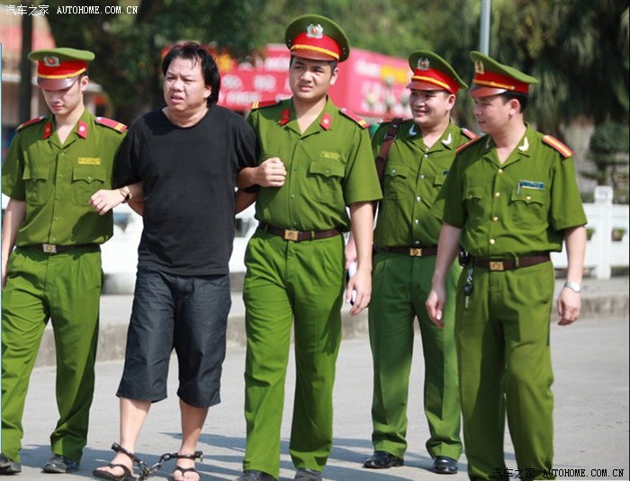 越南警察开的是什么车啊图不是很清楚