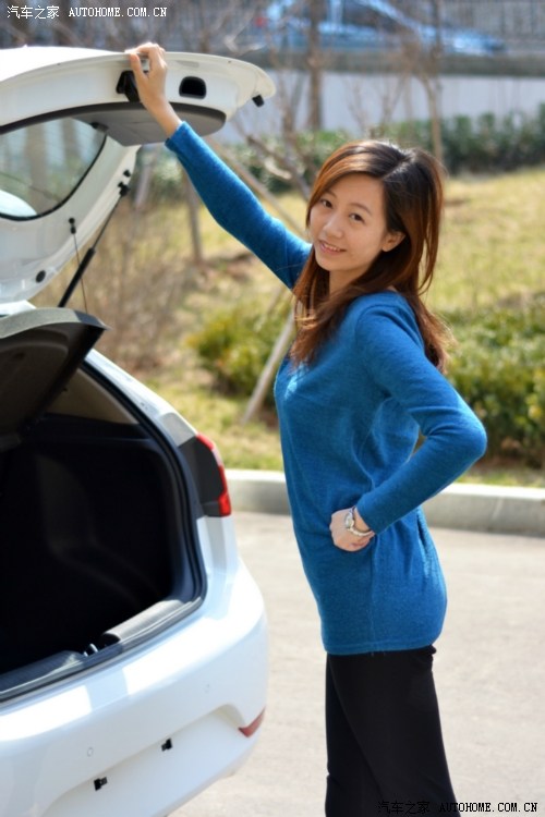 春日暖阳老婆大人陪她的k2出来晒太阳(媳妇当车模)4.11更新