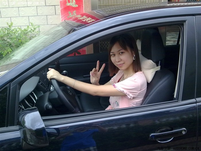 【图】老婆给tiida当车模 秀秀我的tiida_骐达论坛_汽车之家论坛